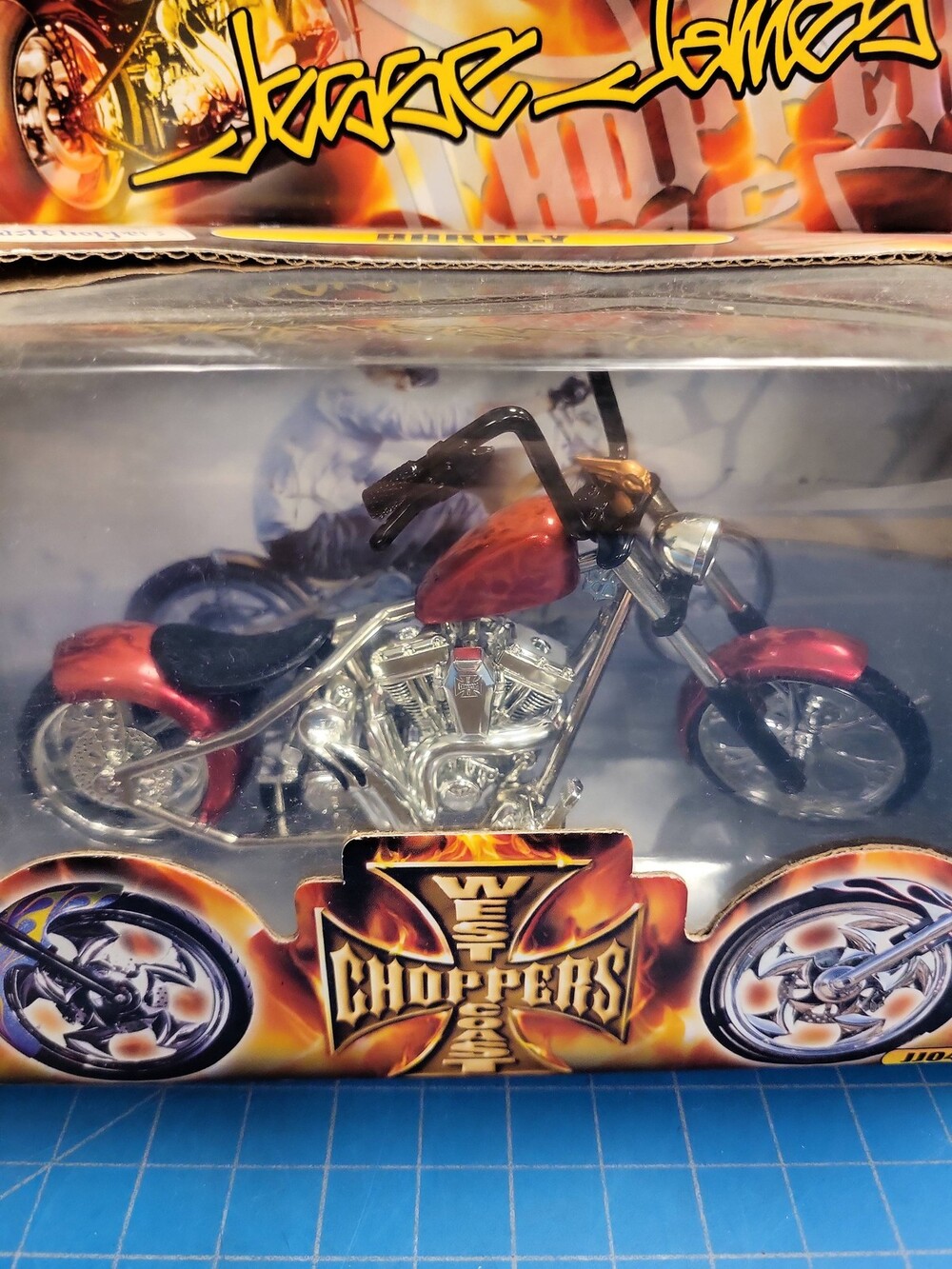 Jesse James West Coast Choppers BARFLY 1:18 Scale Diecast Motorcycle Model